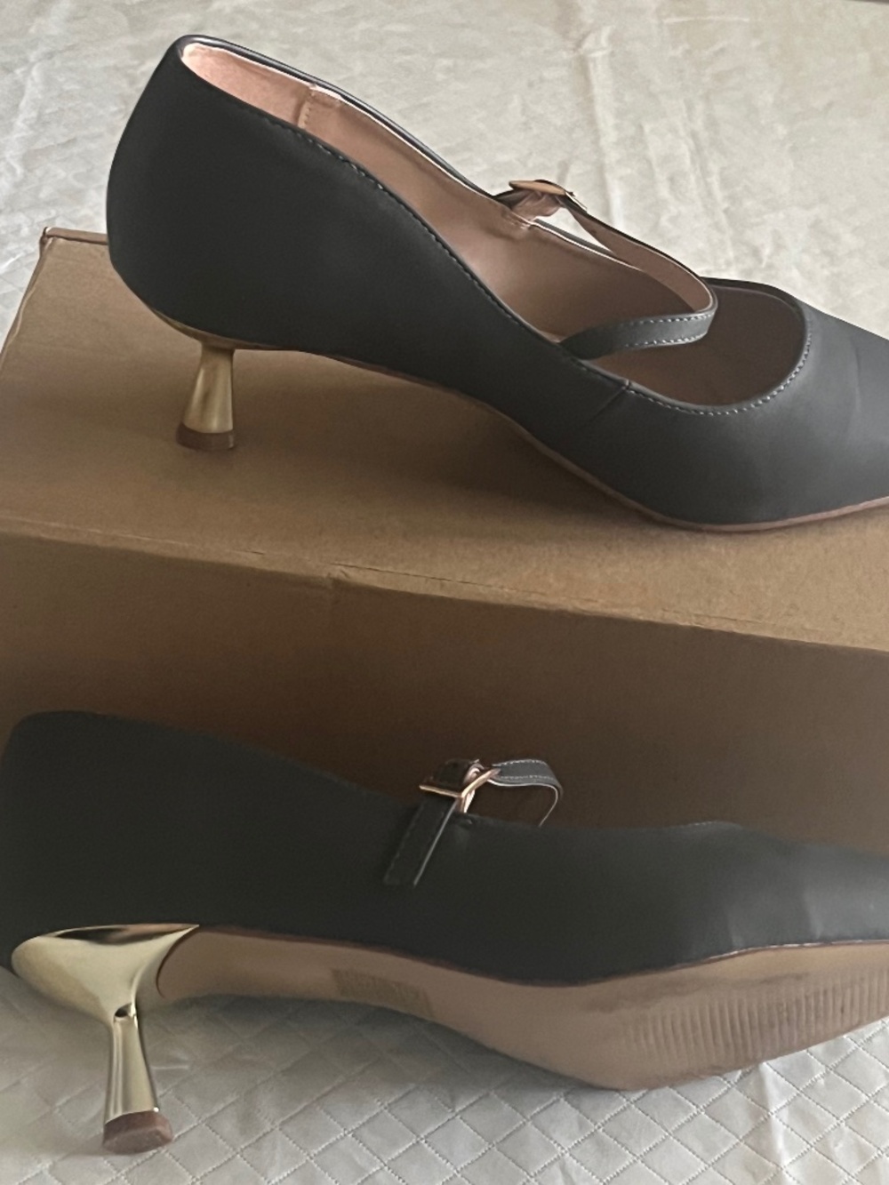 Journee Collection Women's Manza Pointed Toe Kitten Heel Size 10 Charcoal - Picture 2 of 4